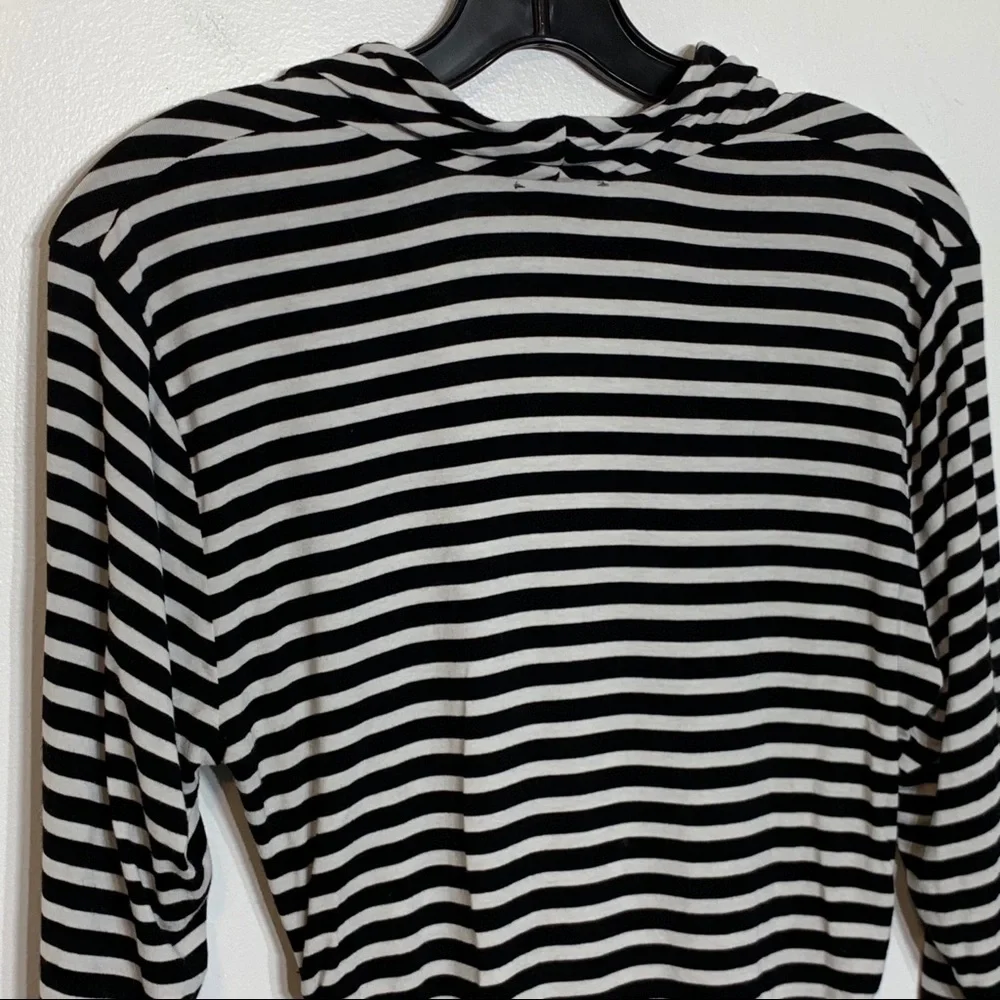 EUC Vince Camuto Black and White‎ Striped Shirt - Picture 5 of 6